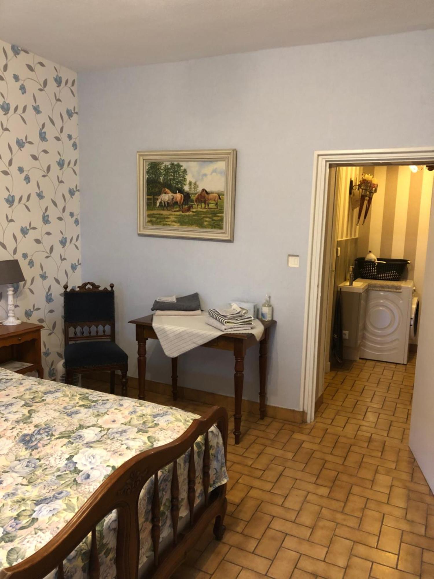 Le Voyageur Bed & Breakfast Saint-Bonnet-Troncais Bagian luar foto