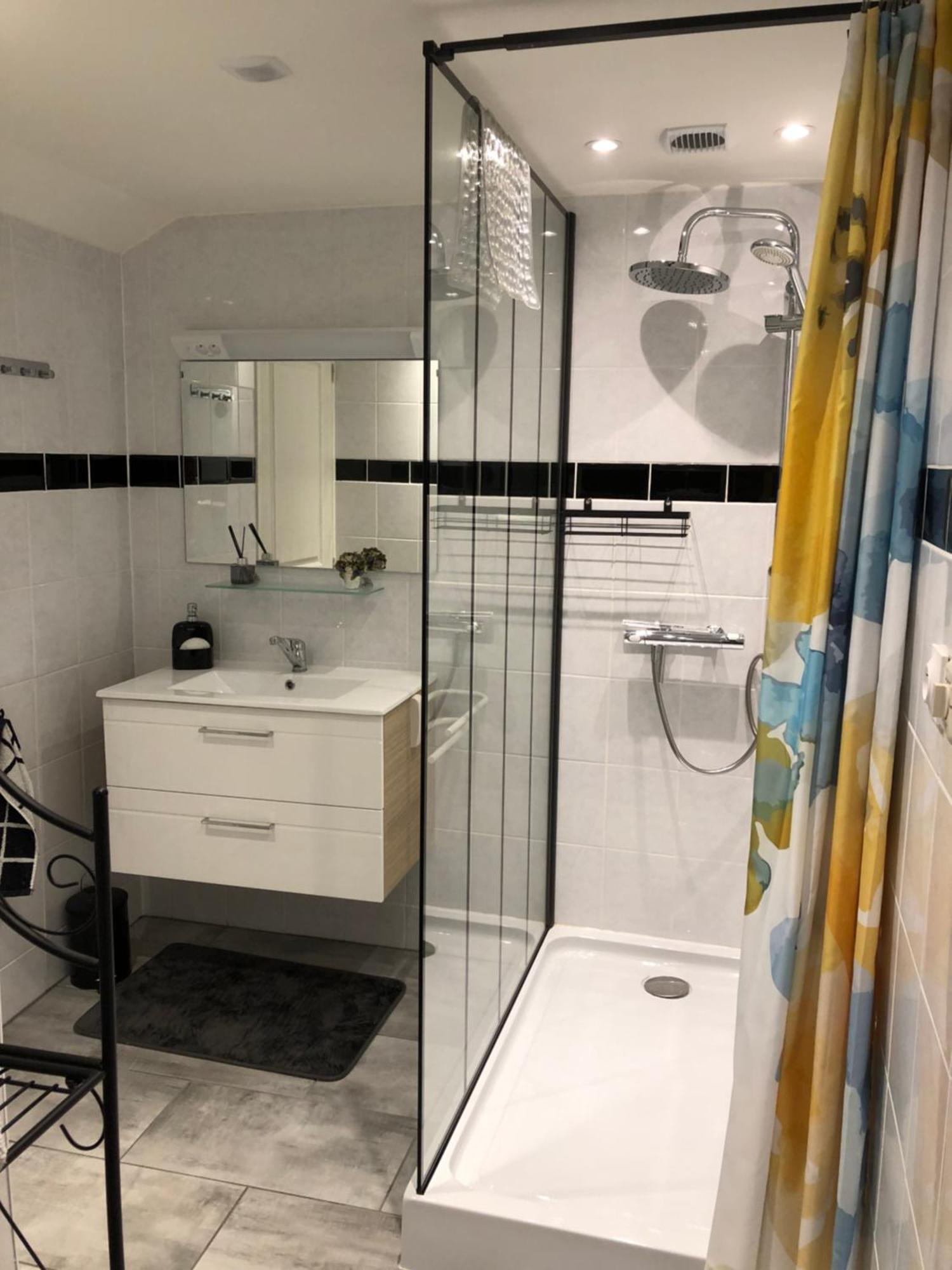 Le Voyageur Bed & Breakfast Saint-Bonnet-Troncais Bagian luar foto